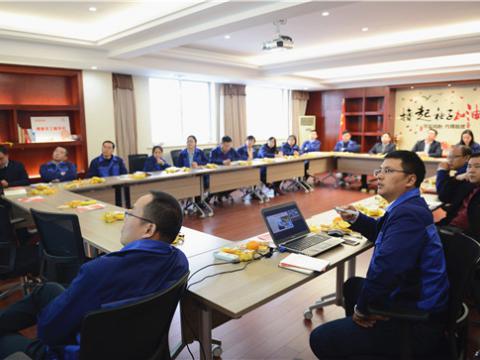 深学细悟转达头脑实力 ——利国娱乐国际老牌w66集团党总支开展学习十九大精神 