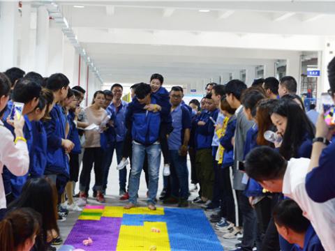 坚贞立志，，，永葆精神，，，奋勇领先，，，不负青春